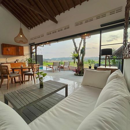 Boutique Villa Jogja Senang Джокьякарта Экстерьер фото