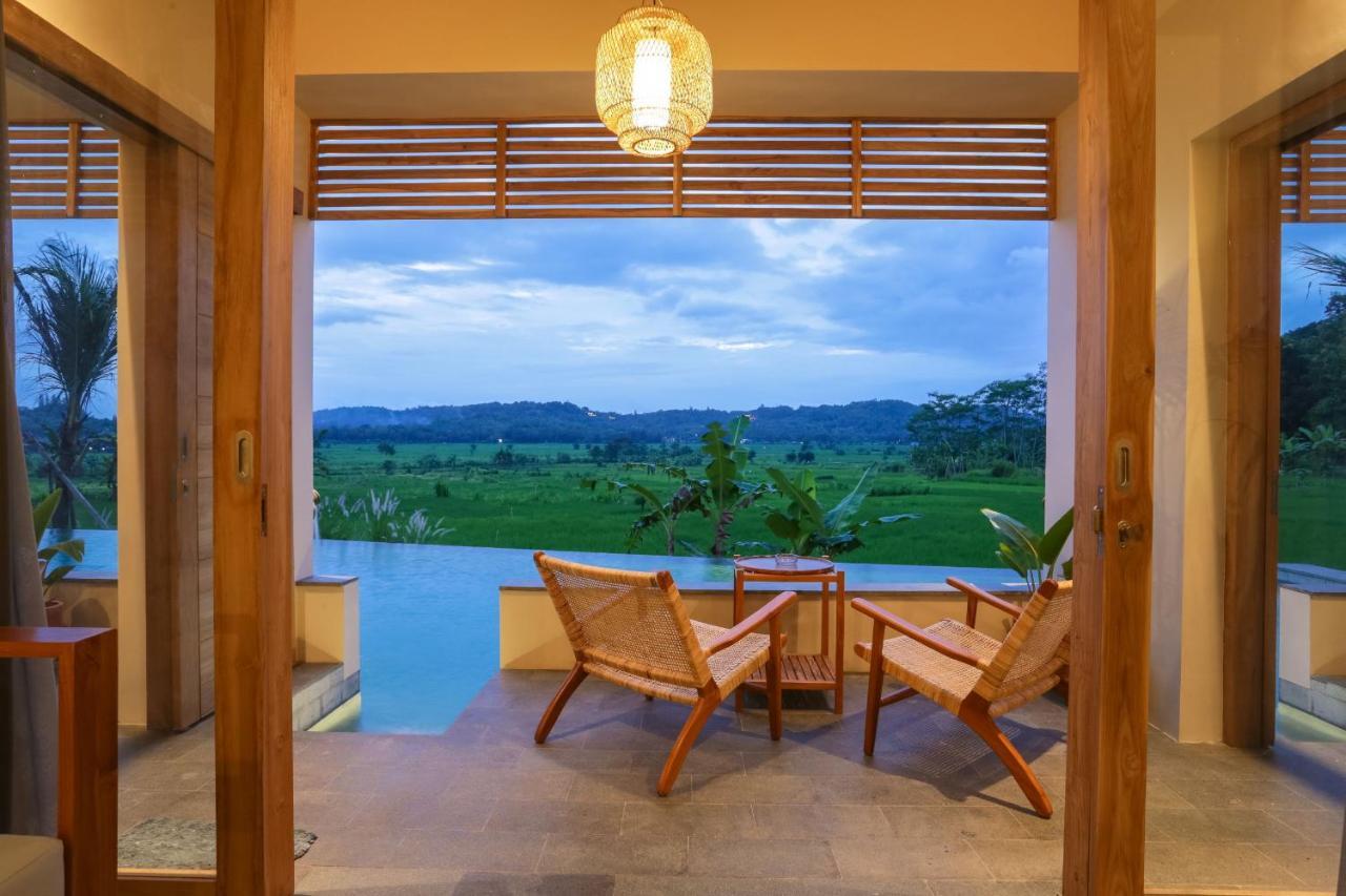Boutique Villa Jogja Senang Джокьякарта Экстерьер фото