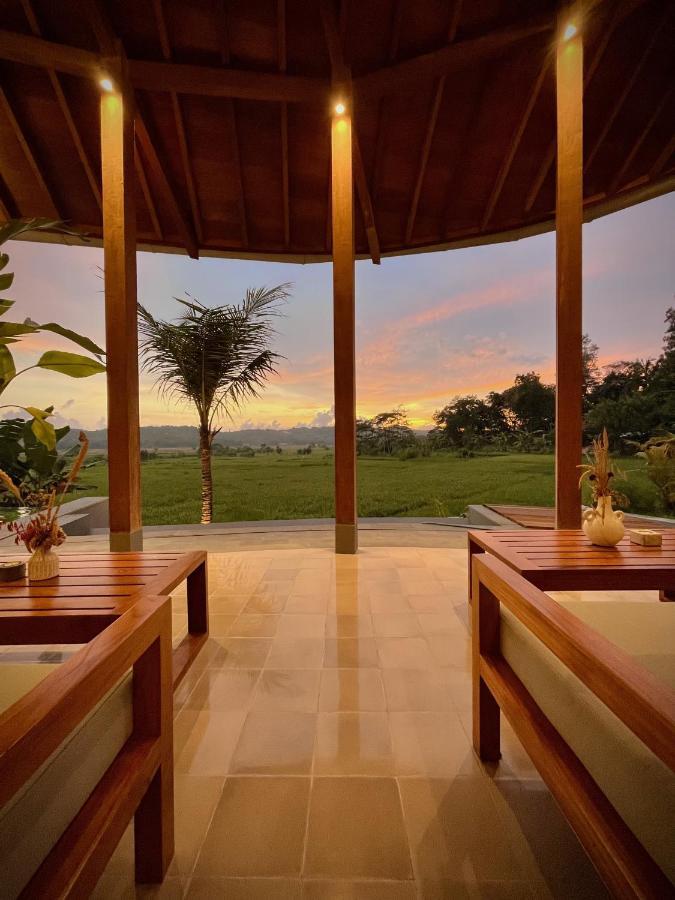 Boutique Villa Jogja Senang Джокьякарта Экстерьер фото
