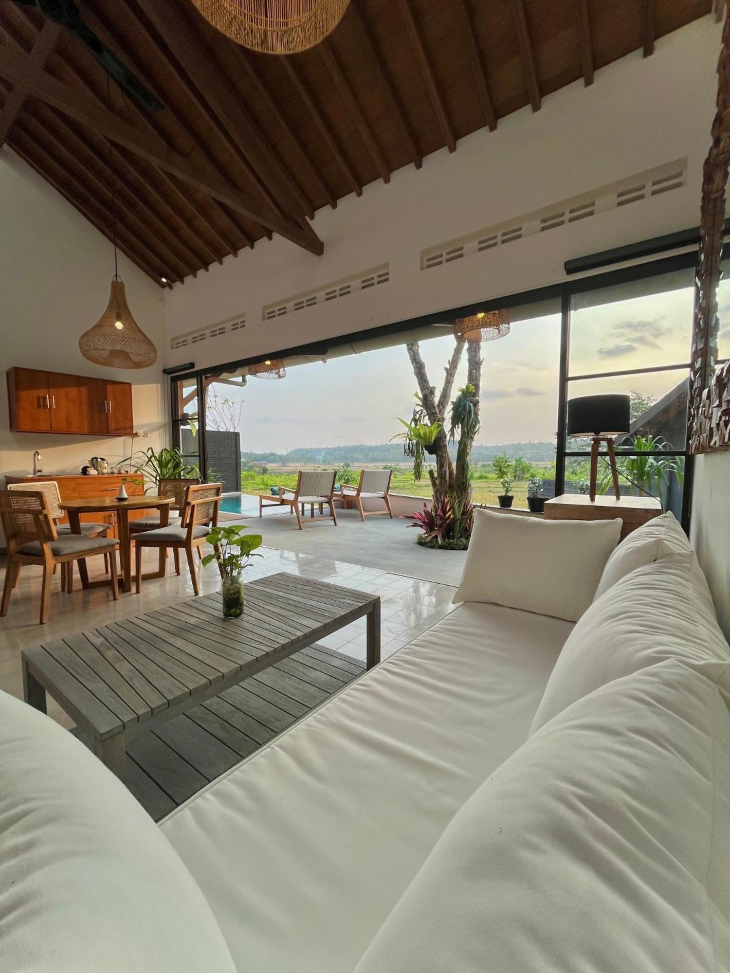 Boutique Villa Jogja Senang Джокьякарта Экстерьер фото